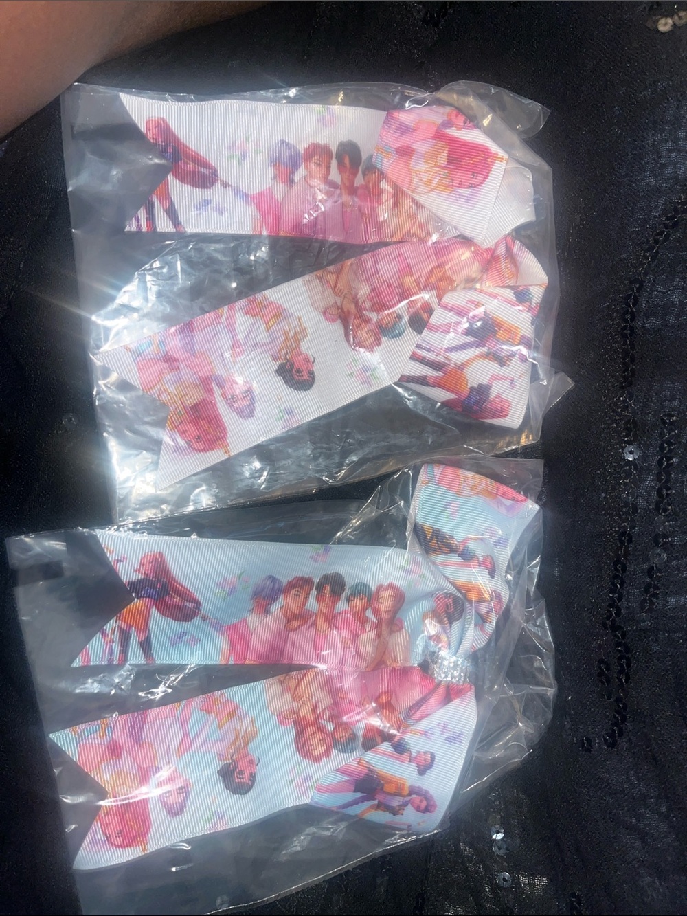 K-Pop Group Printed Ribbon Hair Bows - Pink & White